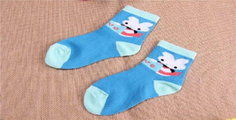 baby socks dressing